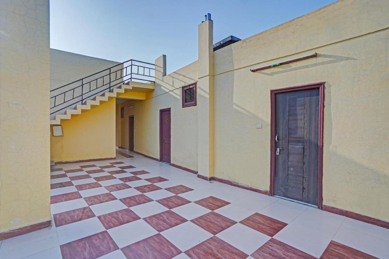 Oyo 87701 Lucky Farm Hotel Shāhpur Kültér fotó